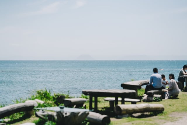 工房とったんの前に広がる海