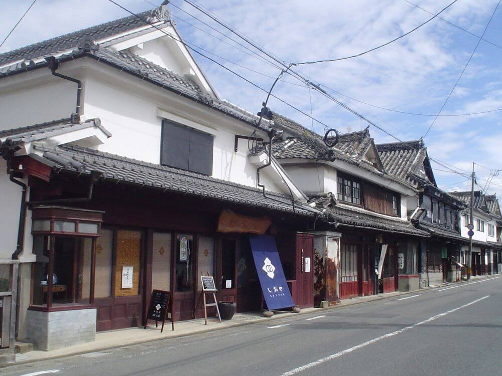 八女福島の白壁のまちなみ